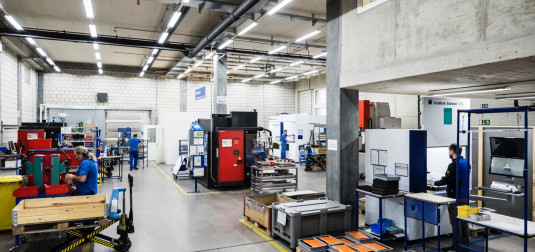 Die Business Unit Medical Tray arbeitet mit einem eigenen Maschinenpark.